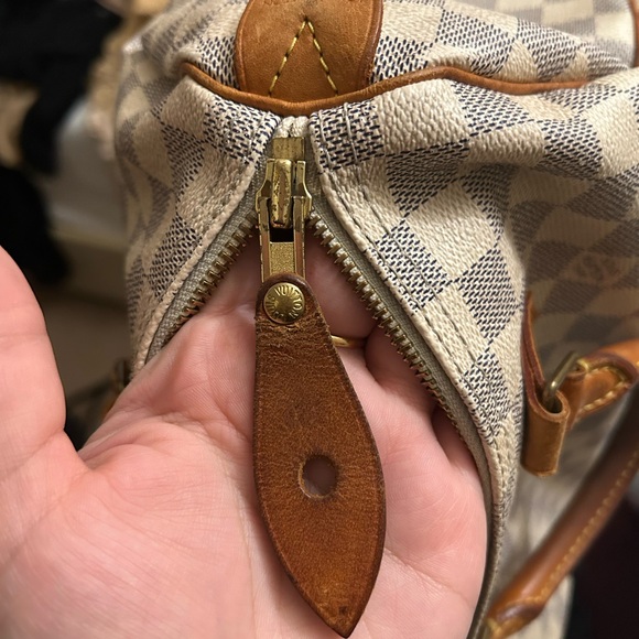 AUTHENTIC Louis Vuitton Speedy with FREE COA! - Picture 11 of 16